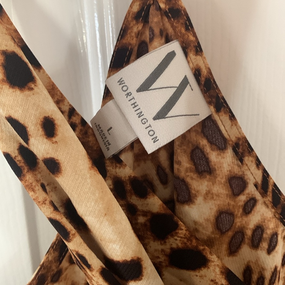 Worthington Cheetah Leopard Cross Front Tank NWT! - Picture 7 of 10